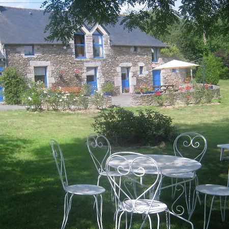 La Touche D'En Bas Hotel Plouguenast Bagian luar foto